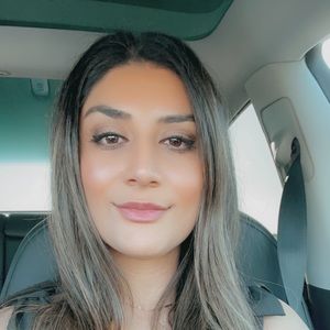 Meet your Posher, Neda